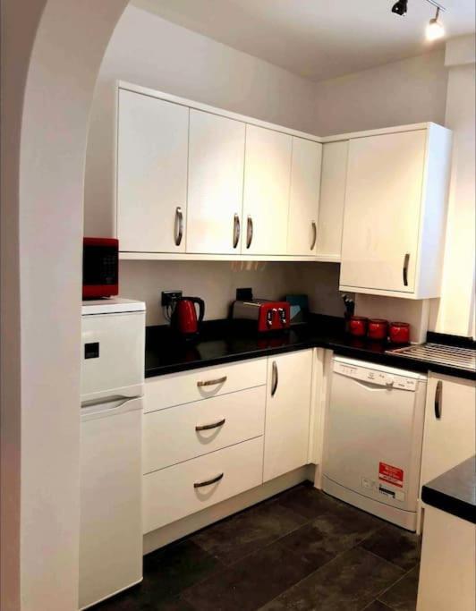 Sunny Seaside Beach House Lytham Centre Sleeps 8 Lytham St Annes Exterior foto