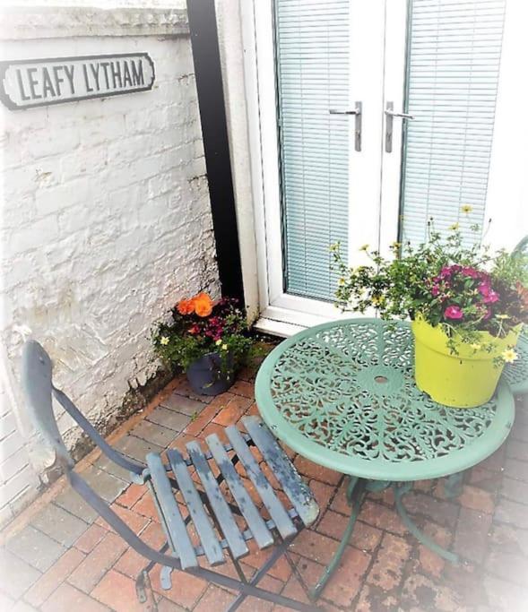 Sunny Seaside Beach House Lytham Centre Sleeps 8 Lytham St Annes Exterior foto