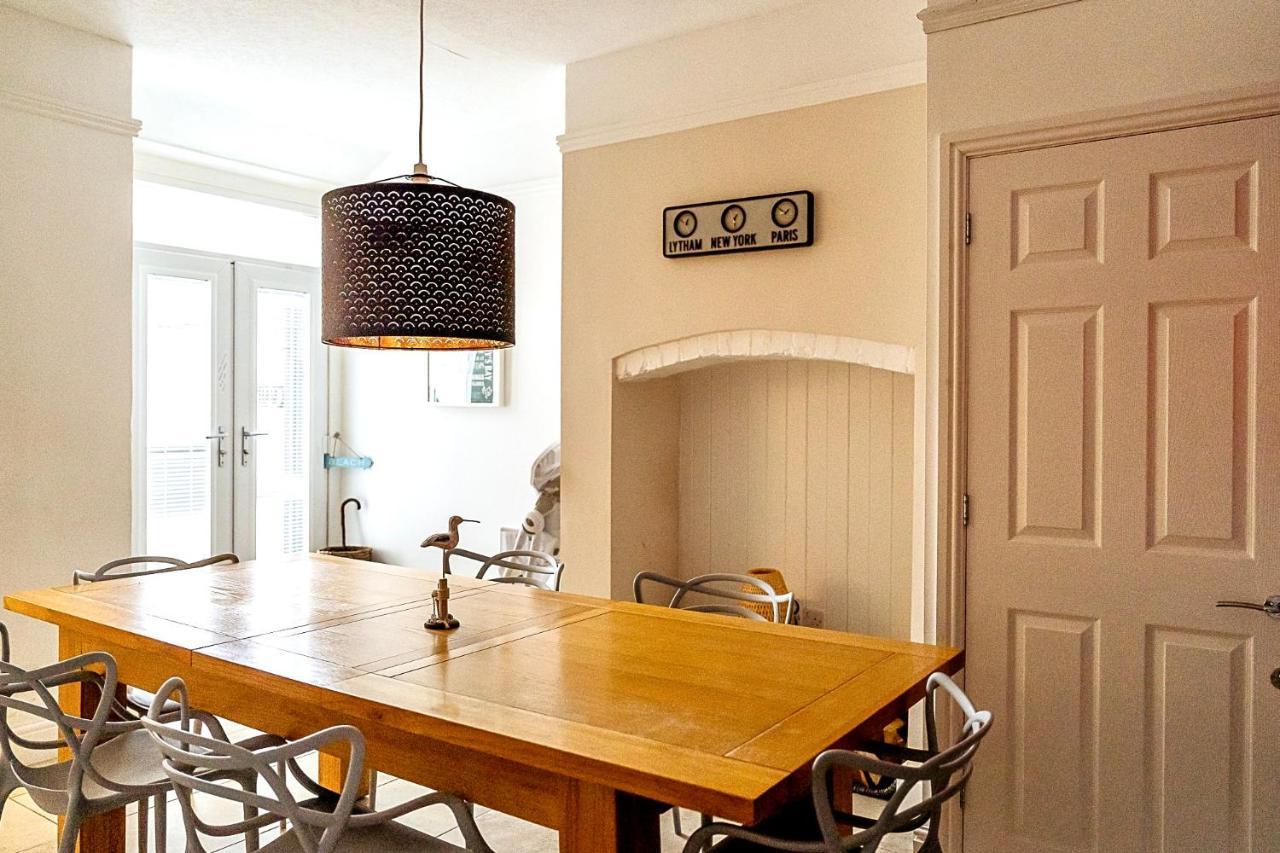 Sunny Seaside Beach House Lytham Centre Sleeps 8 Lytham St Annes Exterior foto